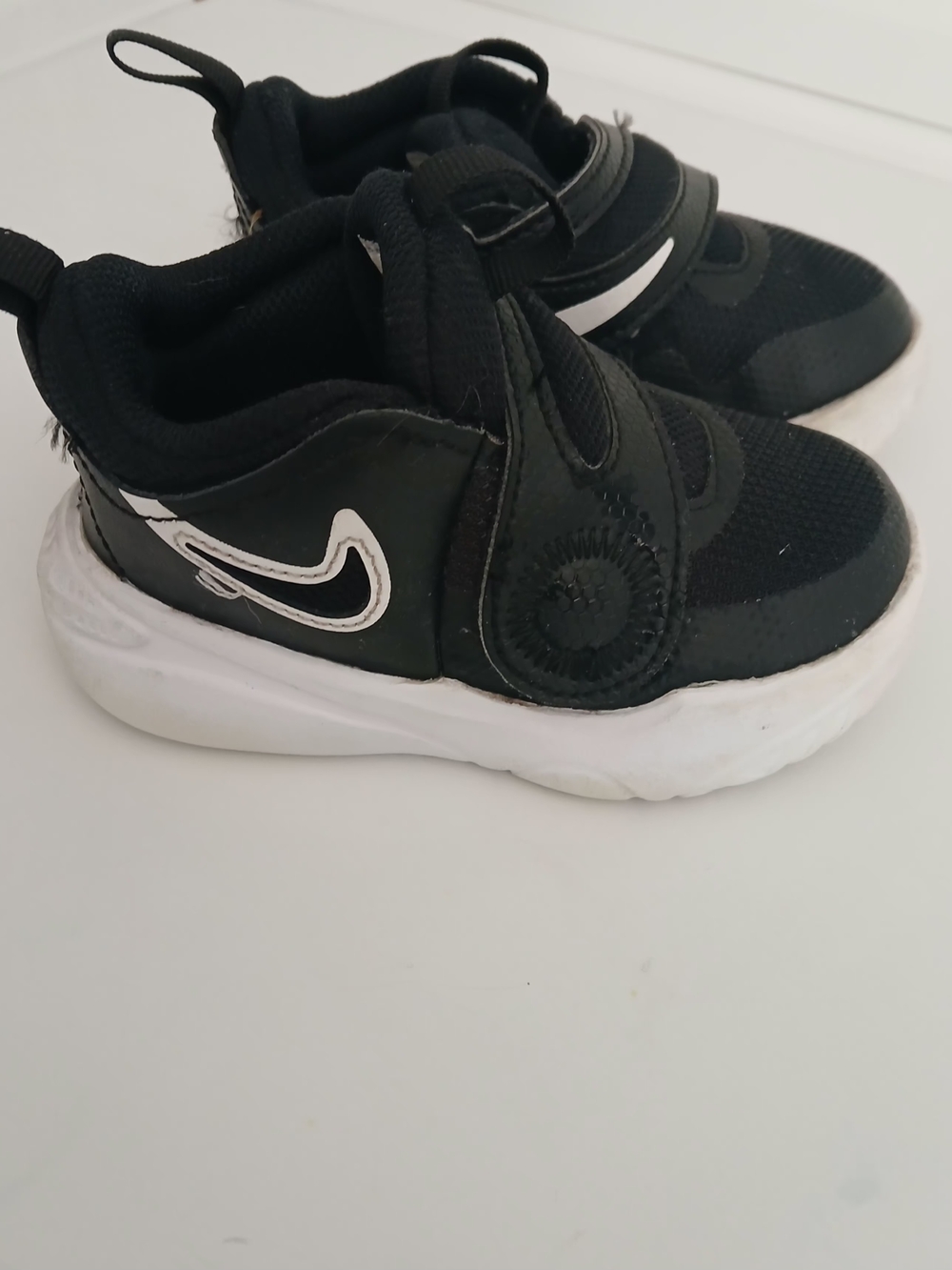 Nike Toddlers' Black & White Slip-On Athletic Shoes 6